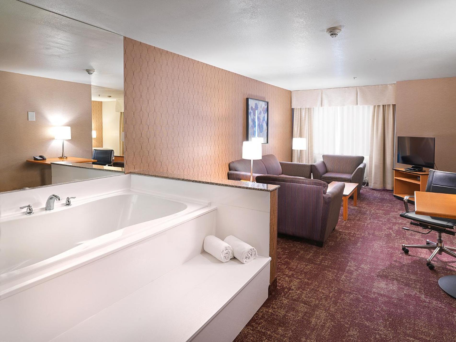 Crystal Inn Hotel & Suites - Уэст-Валли-Сити Экстерьер фото